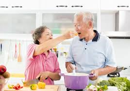 Makanan Sehat Lansia untuk Menjaga Tekanan Darah Nggak Perlu Obat, Cukup dari Dapur!